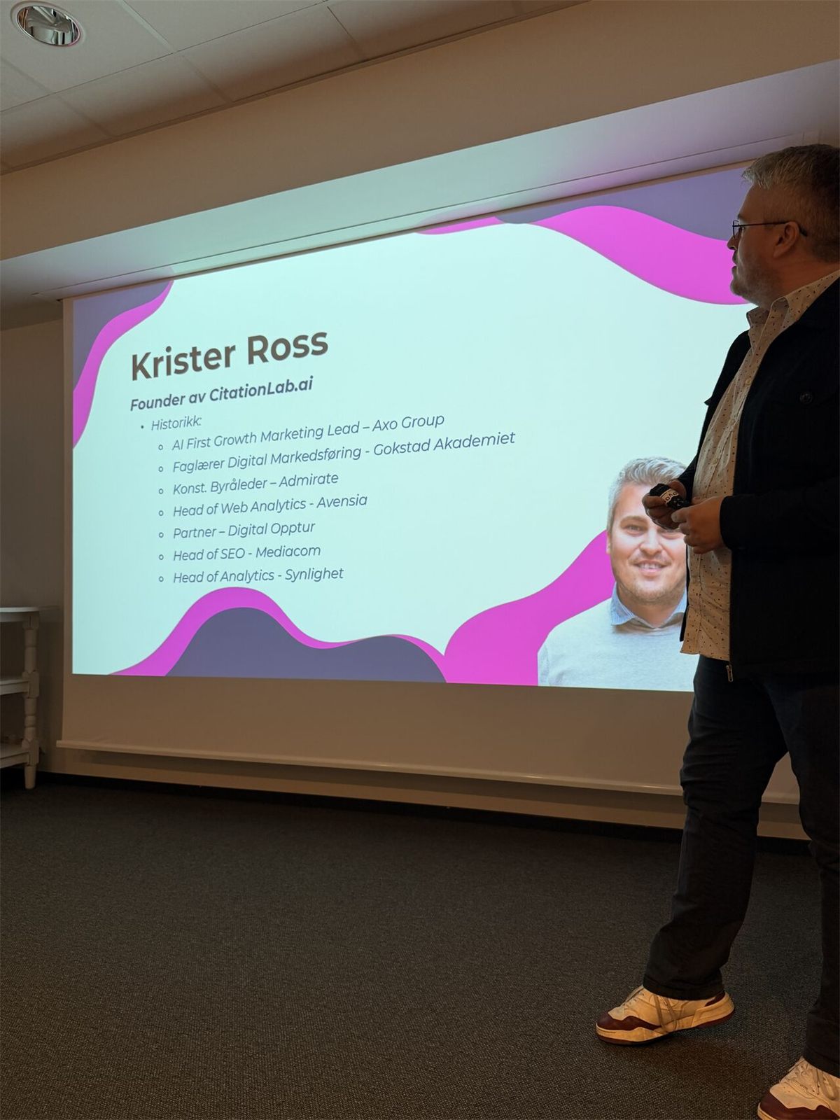 Krister Ross presenterar sin bakgrund från CitationLab